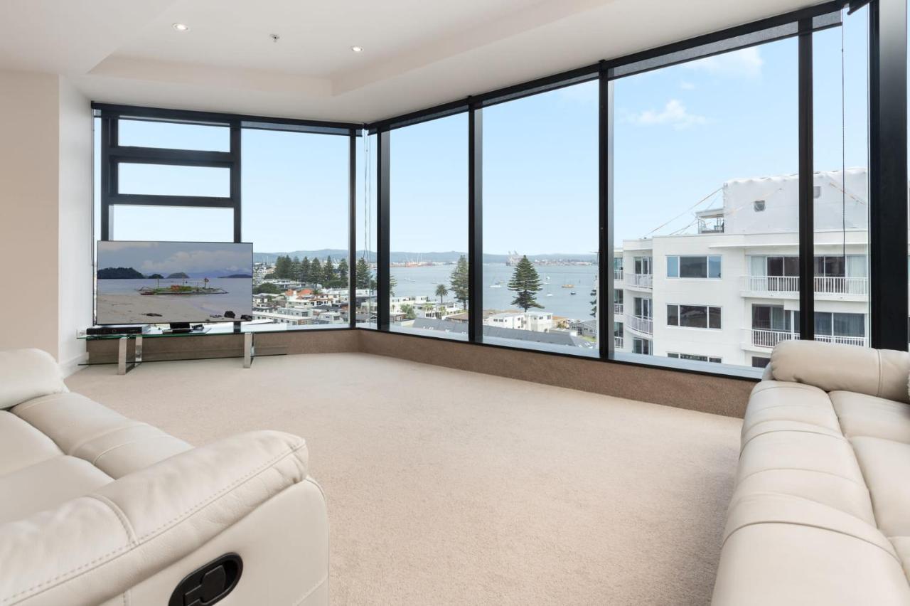 Superb Elevated Views Of Harbour With Heated Pool, Gym & Parking Apartment Mount Maunganui Bagian luar foto