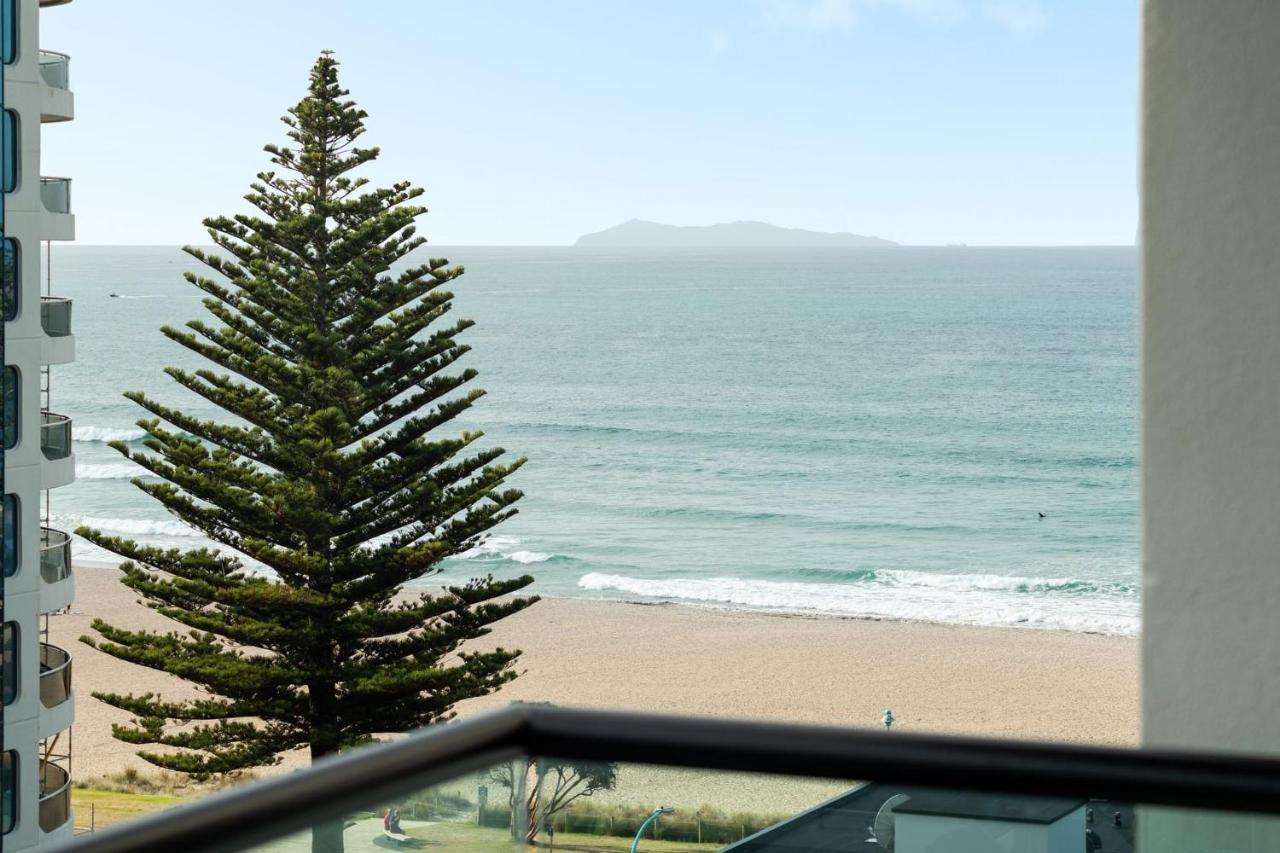 Superb Elevated Views Of Harbour With Heated Pool, Gym & Parking Apartment Mount Maunganui Bagian luar foto