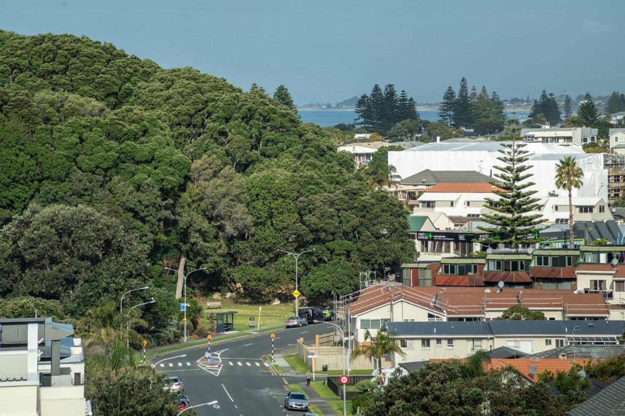 Superb Elevated Views Of Harbour With Heated Pool, Gym & Parking Apartment Mount Maunganui Bagian luar foto