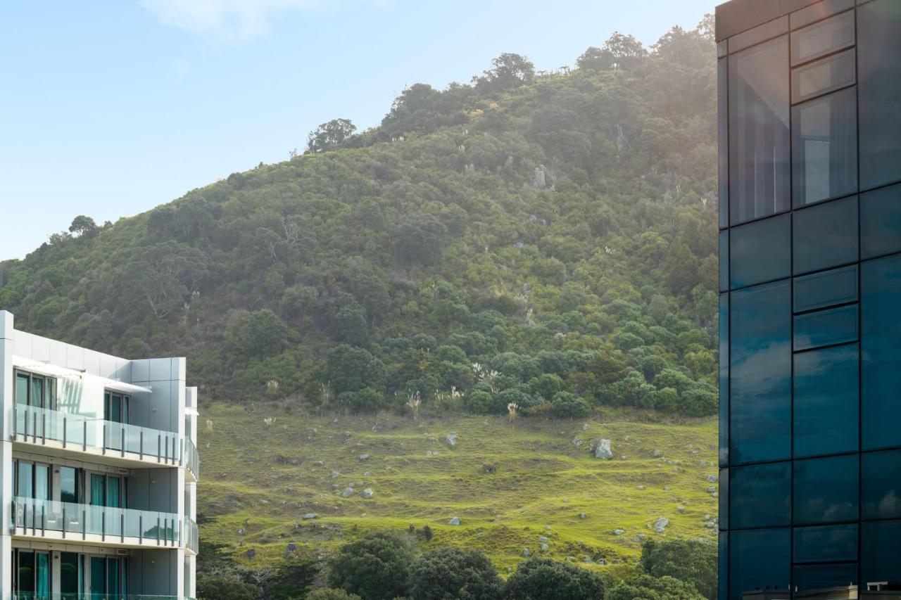 Superb Elevated Views Of Harbour With Heated Pool, Gym & Parking Apartment Mount Maunganui Bagian luar foto