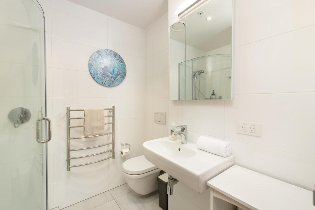 Superb Elevated Views Of Harbour With Heated Pool, Gym & Parking Apartment Mount Maunganui Bagian luar foto